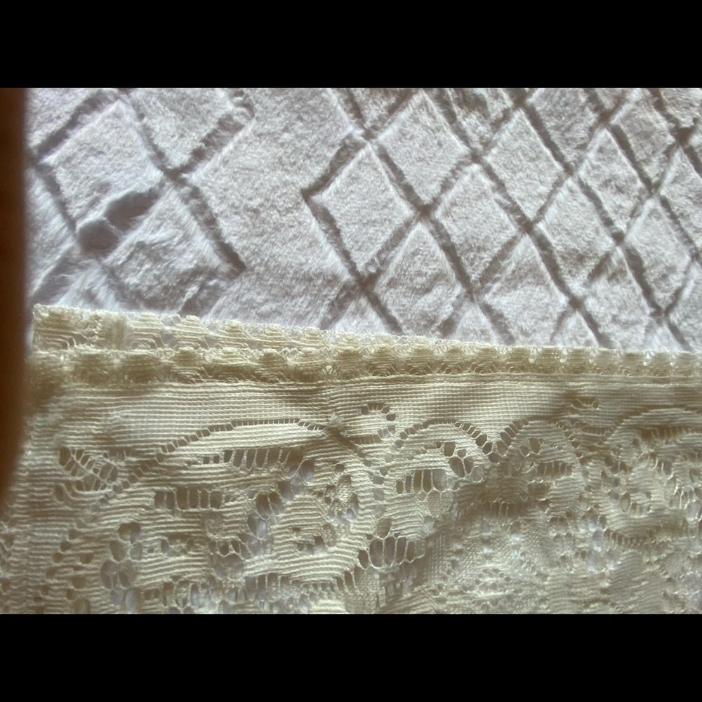 Handmade table runner - Picture 7 of 7